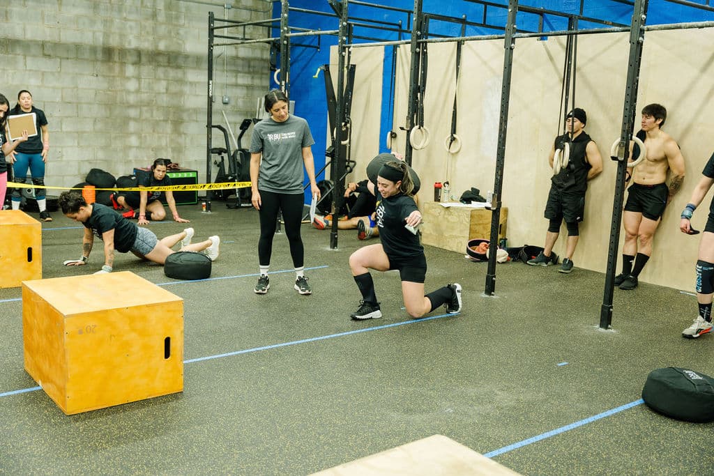 Miembros de The Tribu Box entrenando